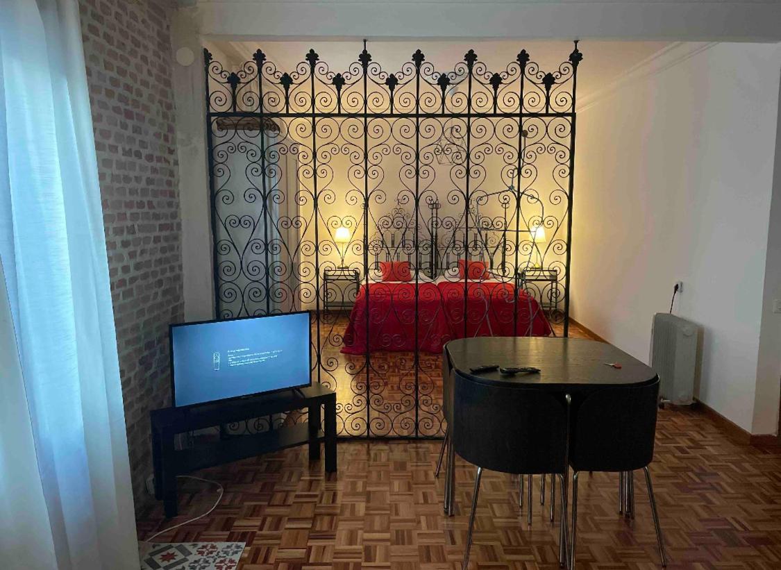 Alojamiento En El Centro De Toledo Apartment Luaran gambar